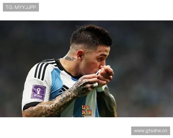 恩佐 vs 加维：新生代中场核心能力与战术适配性对比分析