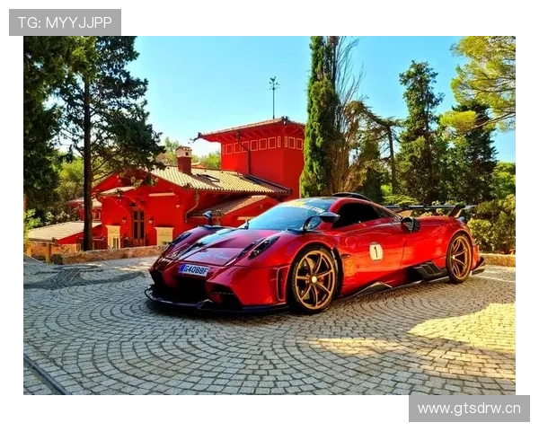 恩佐居然开豪车带娃出门，跟场上那个拼命三郎判若两人！